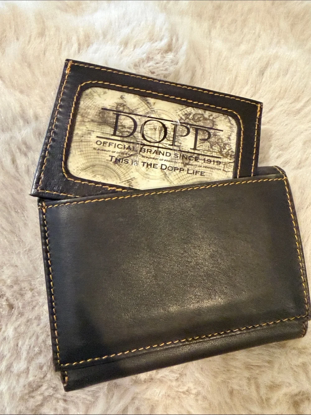 Dopp Brown Leather Card & Key Holder with Contrast Stitching